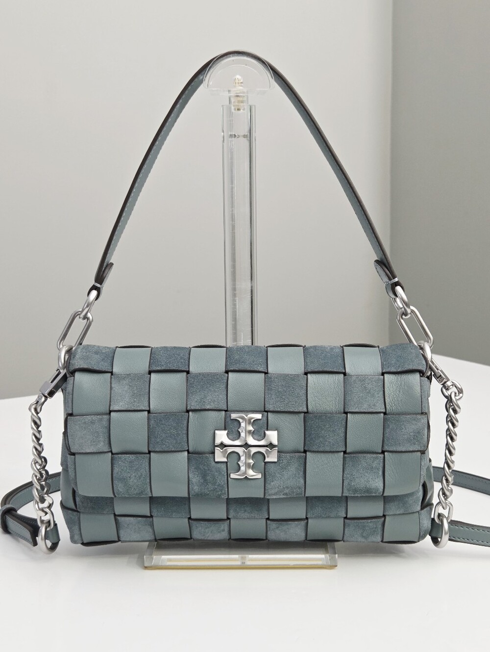 LIKE NEW TORY BURCH KIRA CHEVRON WOVEN SMALL CONVERTIBLE SHOULDER BAG - ARCTIC